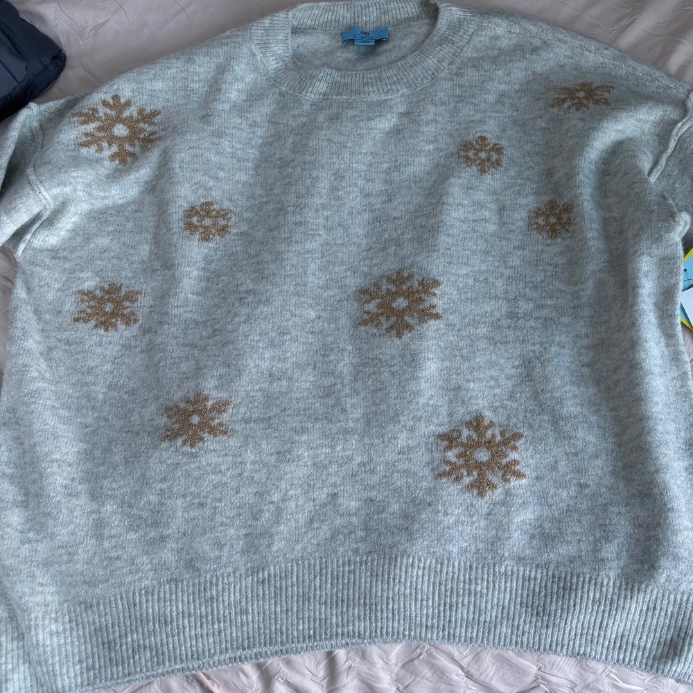 CeCe women’s size L sweater NWT